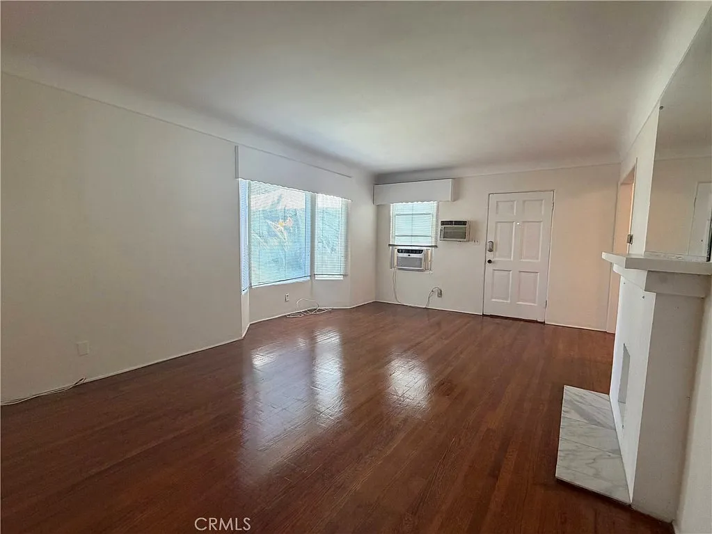 2 bed, 1000 sqft, $2,750 — Photo 2