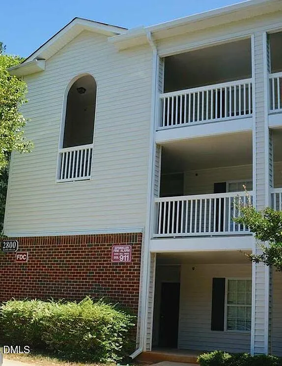3 bed, 2.0 bath, 1150 sqft, $1,575 — Photo 1