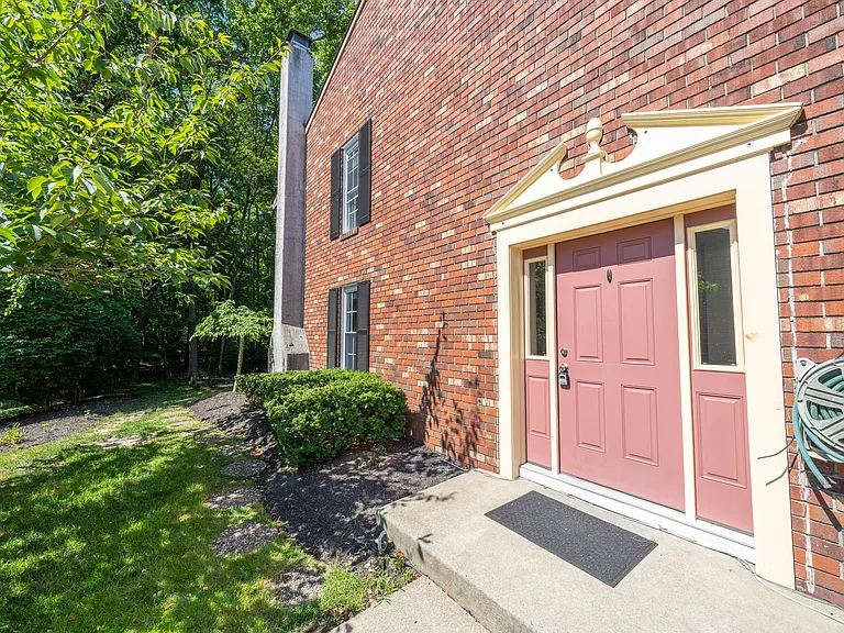 10 Forestview Ct — Photo 13
