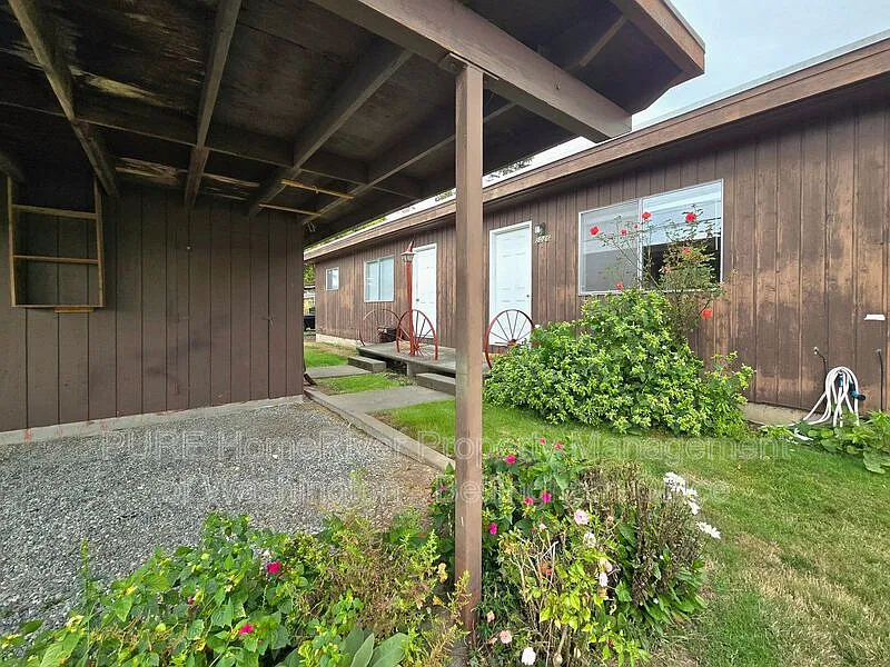 2 bed, 1.0 bath, 800 sqft, $1,485 — Photo 2
