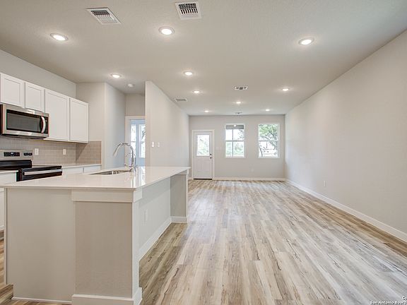 3rd image of 14714 Emerio Drive
