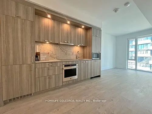470 Front St W Photo 1