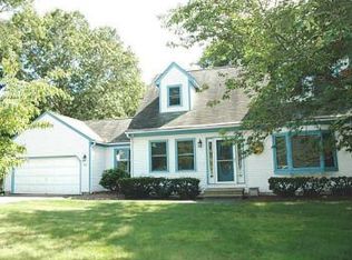 60 Kings Ridge Rd, South Kingstown, RI 02879