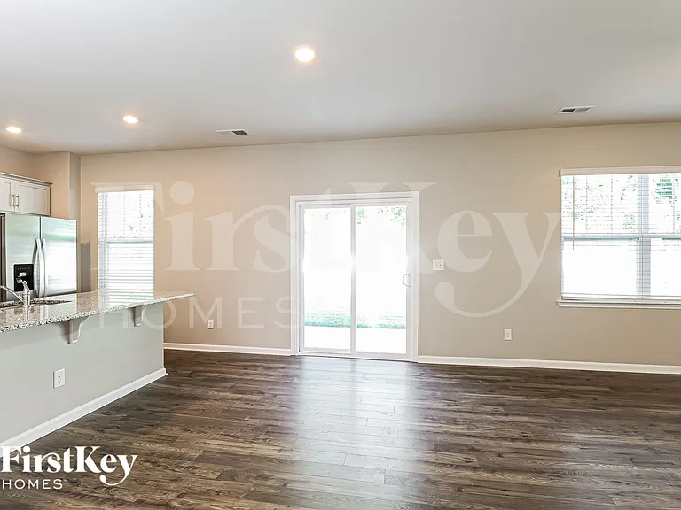 5048 Deisy May Ln — Photo 9