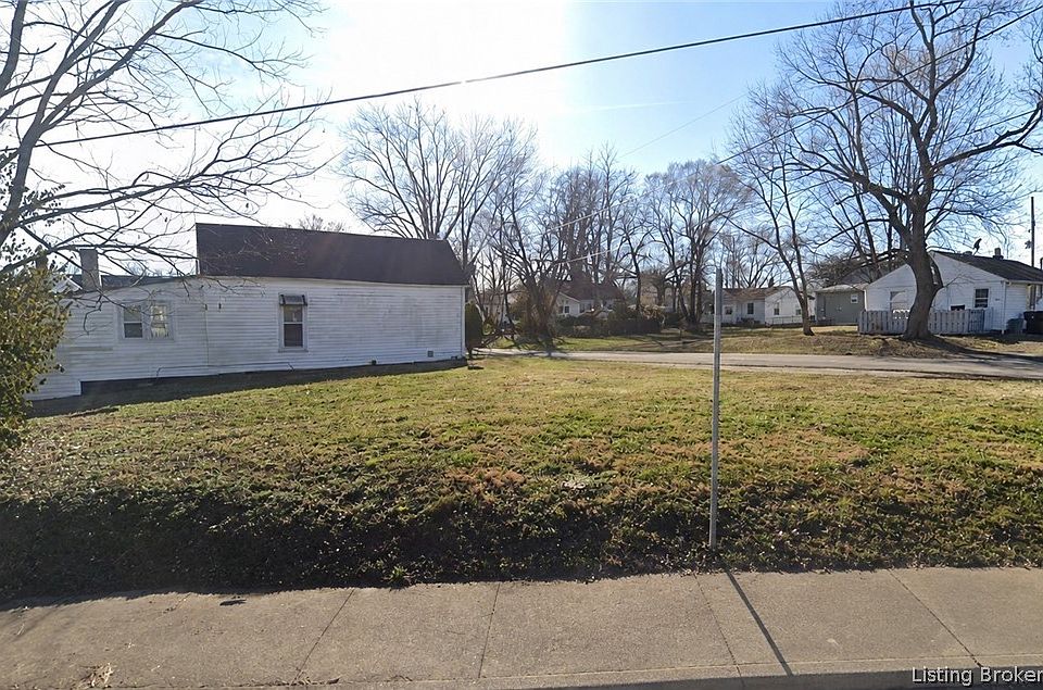 2nd image of 1556 E 8th Street