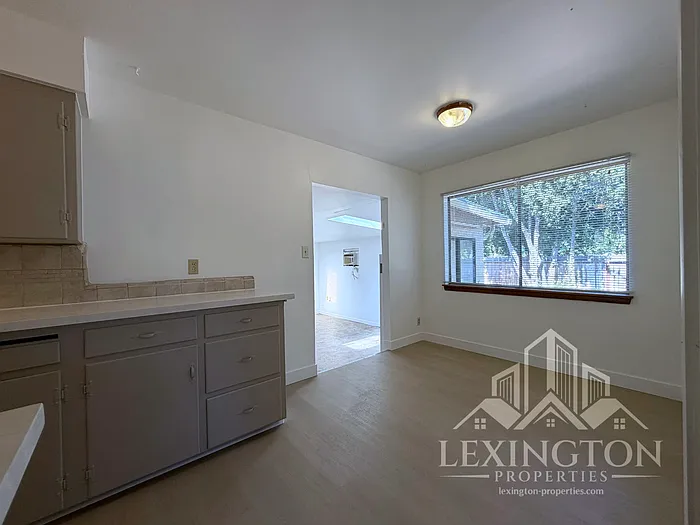 3561 David Way — Photo 10
