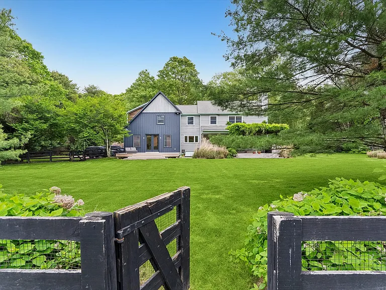 325 Narrow Ln — Photo 31