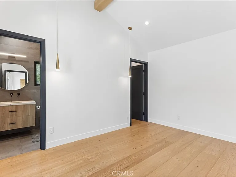 4627 Ethel Ave — Photo 10