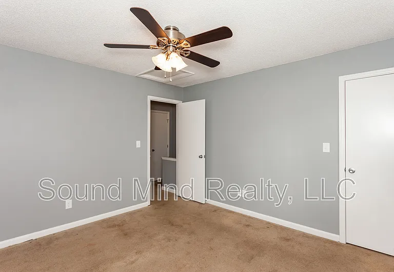 2809 Ferret Ct — Photo 17