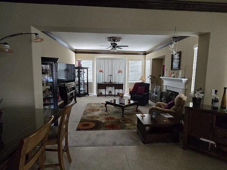 100 Koch Dr — Photo 3