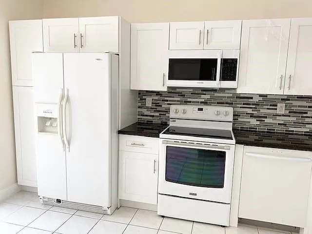 3145 N 37th Ave — Photo 10