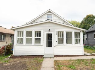 1132 Farrington St, Saint Paul, MN 55117