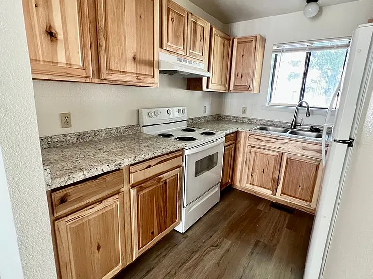 725 Elder Ct #2 — Photo 4