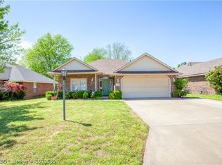 7404 Red Pine Dr, Fort Smith, AR 72916