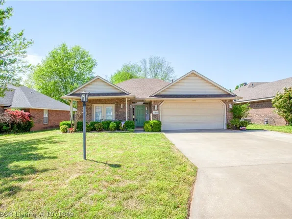 7404 Red Pine Dr, Fort Smith, AR 72916