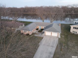 29 Meadow Ln, Prophetstown, IL 61277