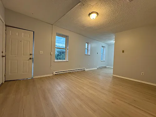 273 S Leonard St #6 Photo 1 273 S Leonard St #6 Photo 1