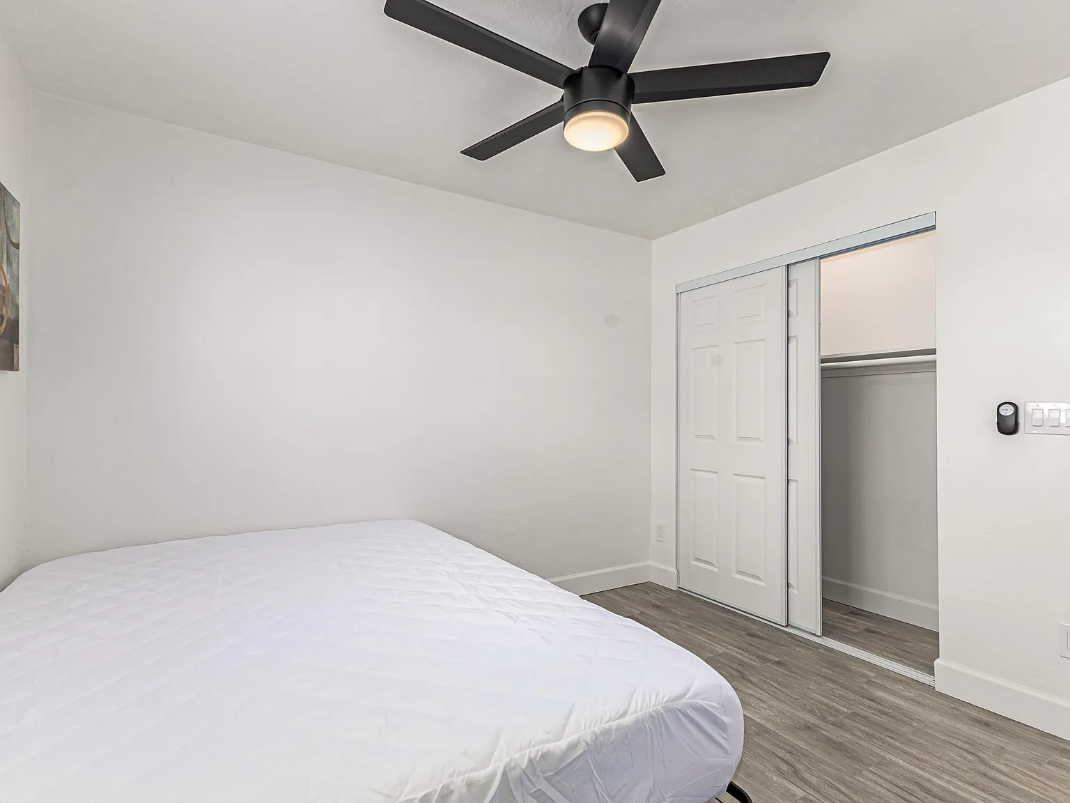 4 bed, 3.0 bath, 2345 sqft, $949 — Photo 2