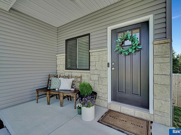 5th image of 7833 Renatta Dr
