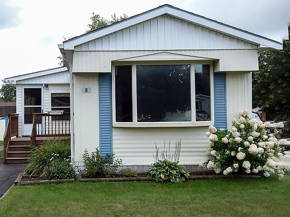 2nd image of 8 Juniper Ln