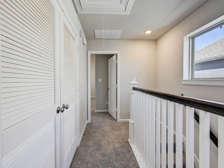 1918 Kirby Landing Dr — Photo 32