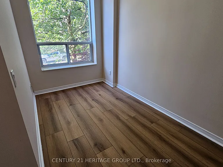 451 Rosewell Ave #202 — Photo 27