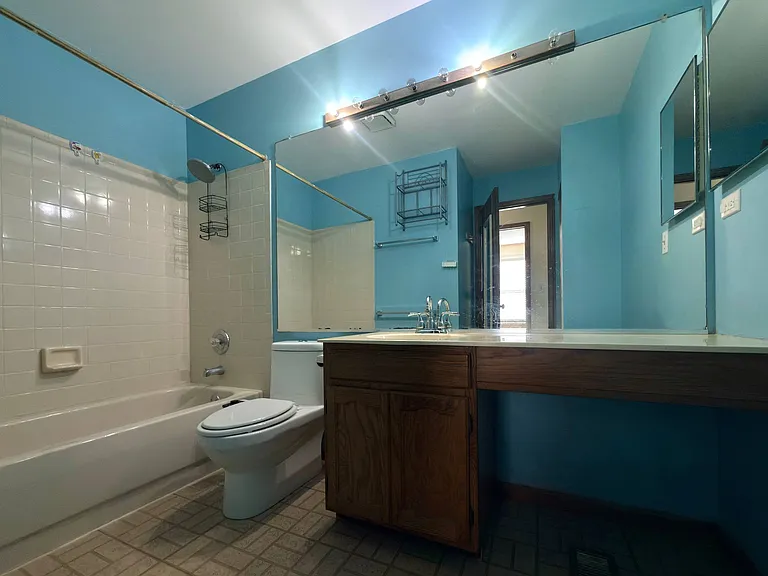 1464 Farrington Ln — Photo 9