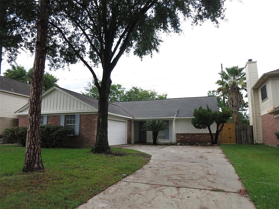 1st image of 16026 Sweetwater Creek Dr