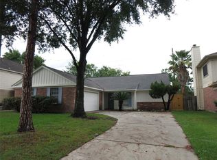 16026 Sweetwater Creek Dr, Houston, TX 77095
