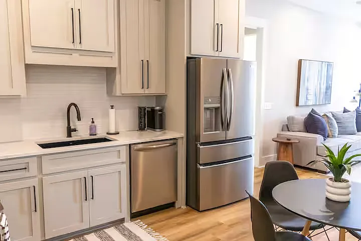 1326 Newcastle St #100 — Photo 10