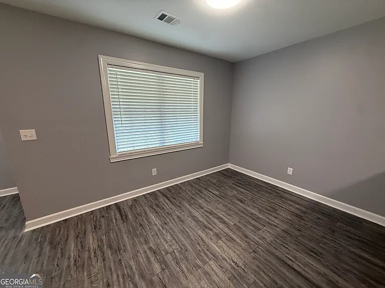 136 Trinity Rd — Photo 22