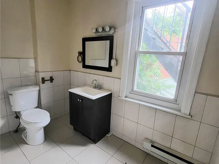 543 N 6th St #2 — Photo 9