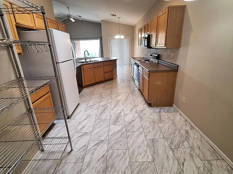3307 E Fremont Rd — Photo 13