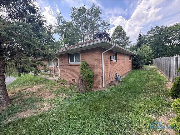 5th image of 28543 Earl Dr