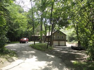 2269 Mann Rd, Waterford, MI 48329