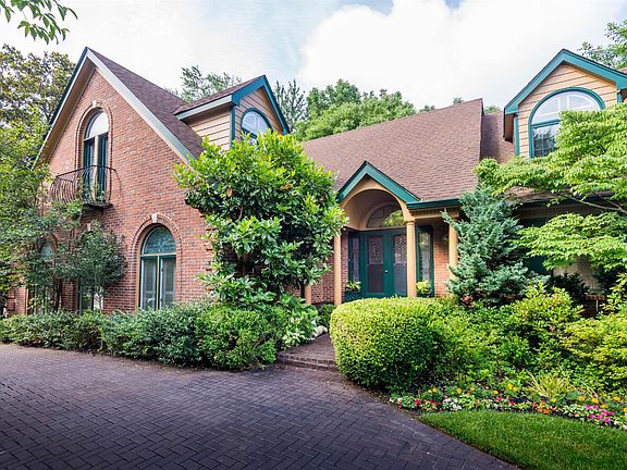 3rd image of 2048 Bridgeport Dr