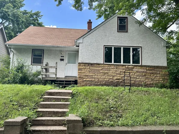 1031 Burgess St, Saint Paul, MN 55103