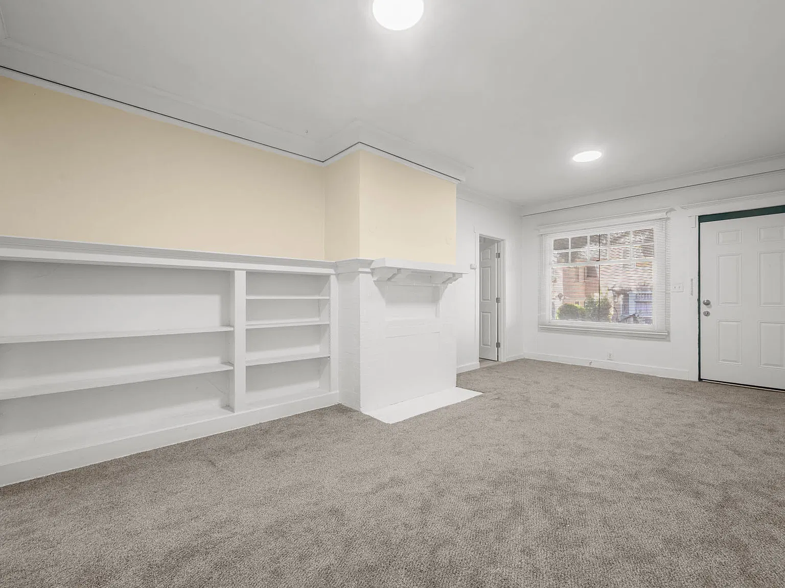 944 S Park View St — Photo 3