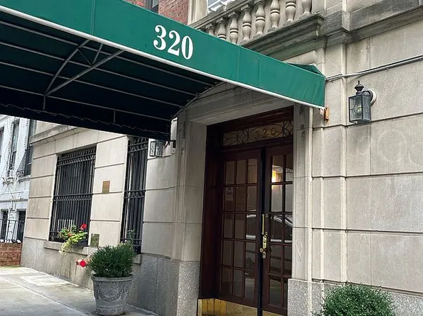 320 W 89th St APT 3A, New York, NY 10024
