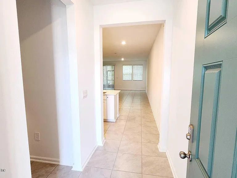 307 Redbud Rd — Photo 2