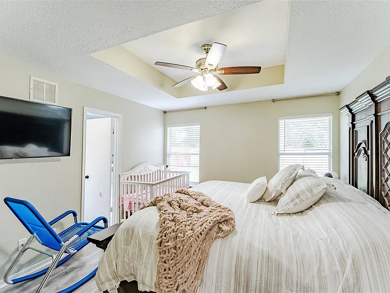 7602 Little Thicket Ct — Photo 15