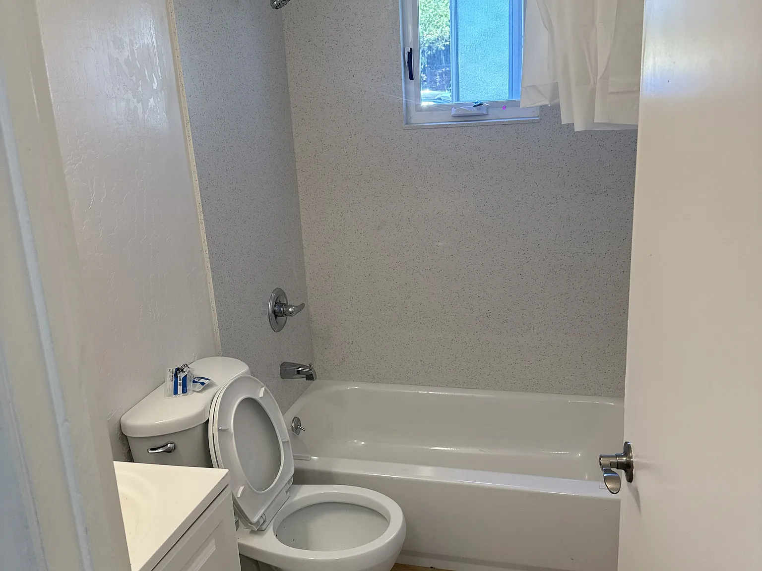 1 bed, 650 sqft, $2,037 — Photo 4