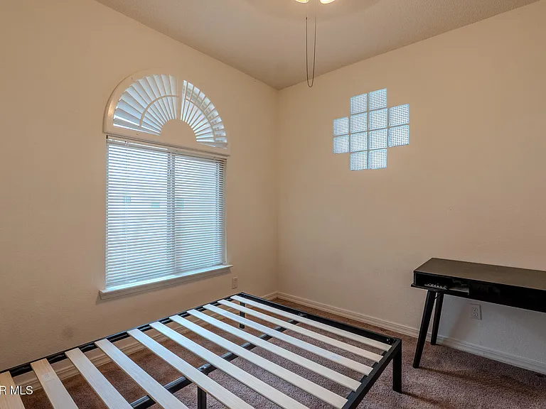 2232 Honour Point Pl — Photo 27