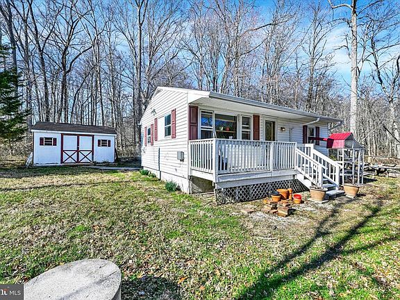 3rd image of 2108 Moorland Dr