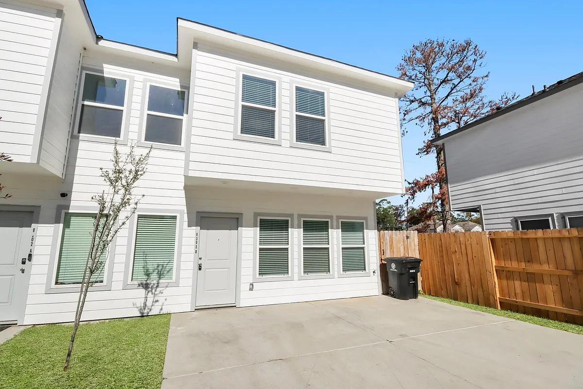 Photo 2 of 31 - 8302 Tidwell Rd #A - Houston, TX Building Photo - 8302 Tidwell Rd #A