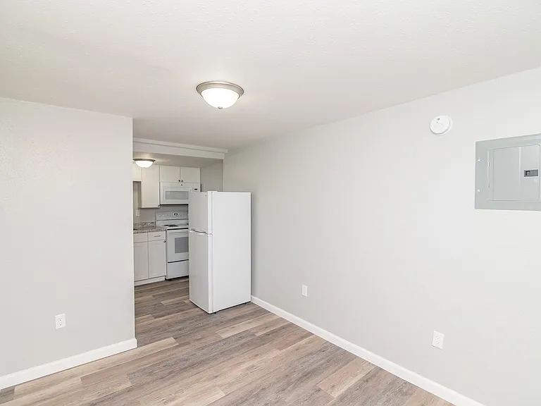 1518 E McCarty St #18 — Photo 3