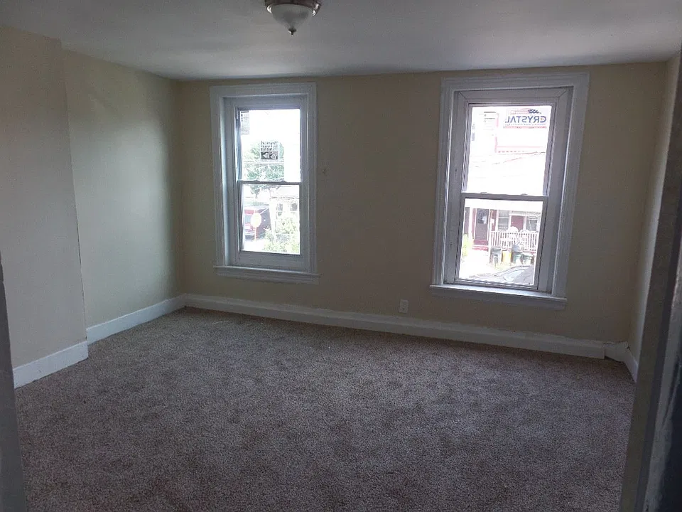 276 Walnut Ave