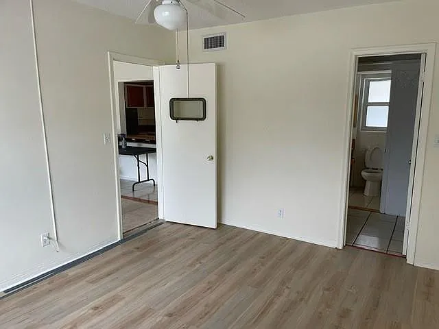 1001 SE 16th St #8 — Photo 11