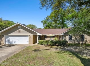 6627 Golf Club Dr, Diamondhead, MS 39525