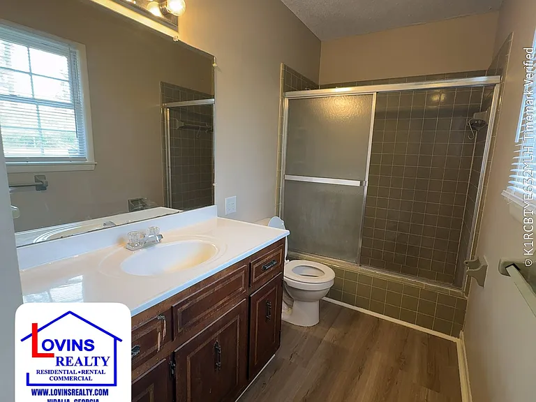 1542 Stella Ave — Photo 4